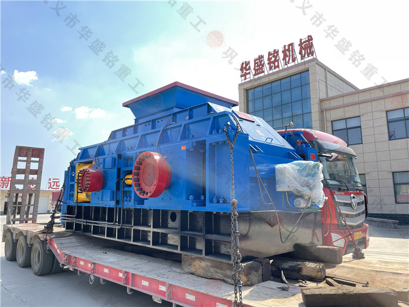 2PGY2000x1200大型全自動(dòng)液壓對(duì)輥制砂機(jī)發(fā)往鉬都--洛陽(yáng)欒川